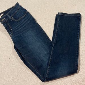 Levi classic mid rise skinny